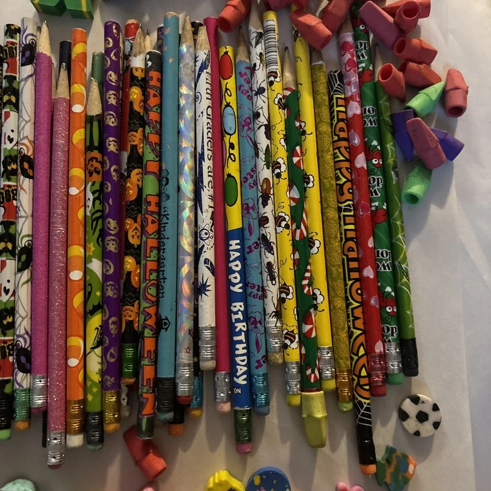 Lot of 80's Vtg‎ Pencils w/ Toppers Variety Holidays Animals  Cartoon